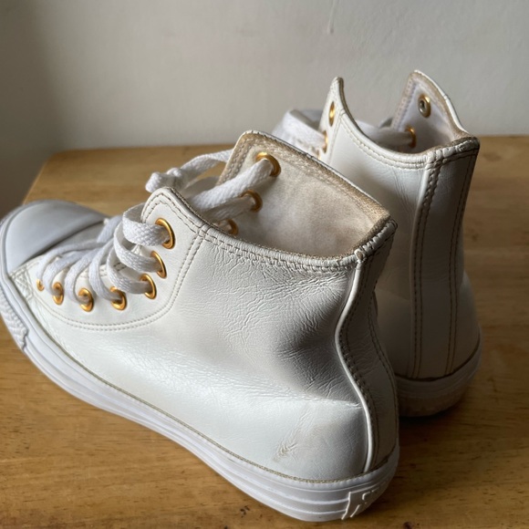 🔥🔥🔥Marked Down from $36 - $14🔥🔥🔥Converse Women's White High-Top Sneakers - Picture 11 of 14